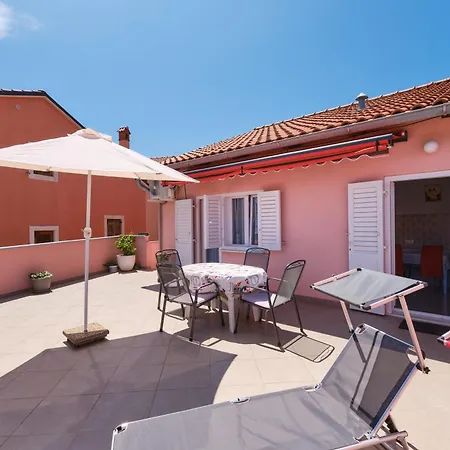 Apartamento Dina *