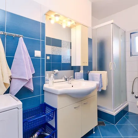 Dina Apartmán