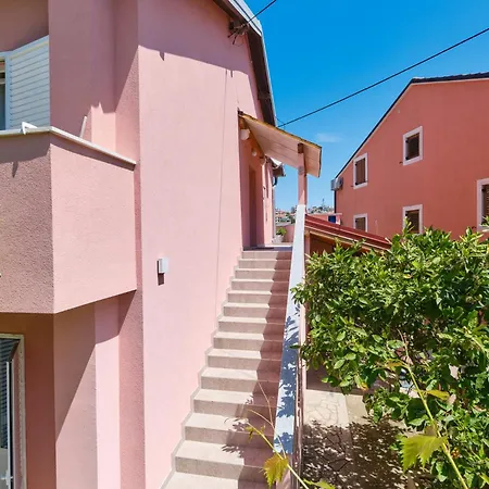 Dina * Mali Lošinj