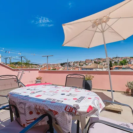 Dina Apartmán